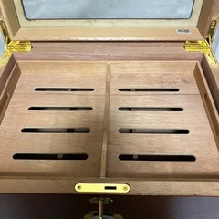 鍵付きヒュミドールの画像