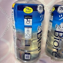 Biore ビオレu ザ ボディ 泡タイプ ピュアリーサボンの香り つめかえ用 780ml 　ボディソープ]の画像