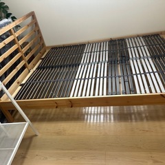 IKEA ダブルベッドフレームの画像