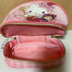 サンリオ　ハローキティまじかる2段ポーチの画像