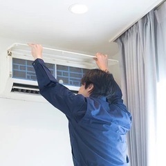 “この時期も稼ぐ”大手量販店のエアコン施工スタッフの画像