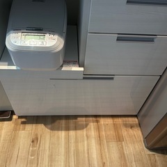 週末限定値下げ！-2,000円OFF【ニトリ】食器棚の画像