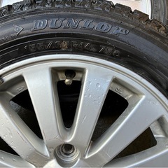 タイヤとアルミの画像