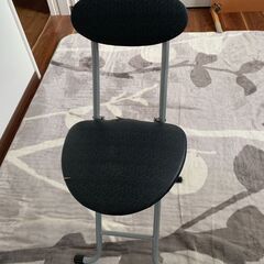 【無料】シンプルな椅子を差し上げますの画像