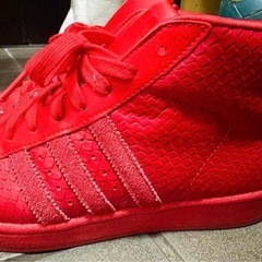 オリジナルアディダス　スニーカーの画像