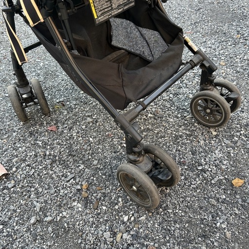 コンビ　combi ベビーカー　メチャカル ハンディ オート4キャス エッグショック