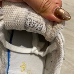 adidasスニーカーの画像