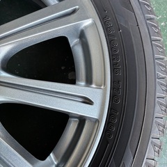 165/60R15 スタッドレスタイヤの画像