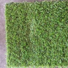 【取引相談中】DAISO ジョイント式 人工芝マット 13枚の画像