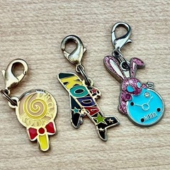 倖田來未　CD &アルバム　9枚セット　3個のチャーム付きの画像