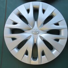 トヨタ純正 15インチホイールキャップ中古品の画像