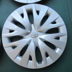 トヨタ純正 15インチホイールキャップ中古品の画像
