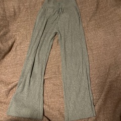 ウォッシャブルニットリブパンツ　Mの画像