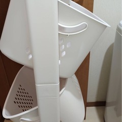 ランドリーバスケット　白の画像