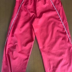 11/15まで受付。赤のボトムスの画像