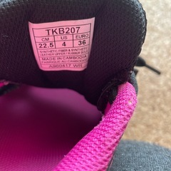 アシックス　レーザービーム　22.5センチの画像