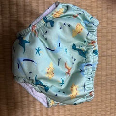 トレーニングパンツとスイムパンツの画像