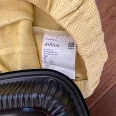 90UNIQLOレギンス　エアリズム　マスタードの画像