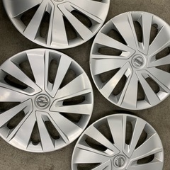 NISSAN純正ホイールキャップの画像