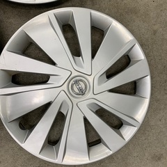 NISSAN純正ホイールキャップの画像