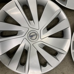 NISSAN純正ホイールキャップの画像