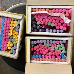 チョーク各色8ケースの画像