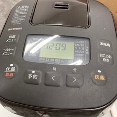 M142　アイリスオーヤマ株式会社 マイコンジャー炊飯器 KRC-ME30-Tの画像
