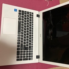 acer ノートパソコンの画像