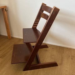 子供用椅子　ストッケの画像