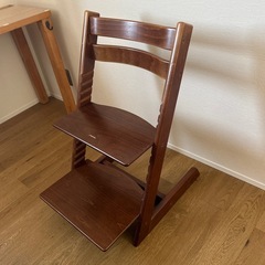 子供用椅子　ストッケの画像