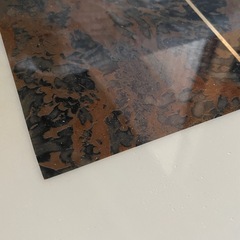 天然大理石のリビングテーブルの画像