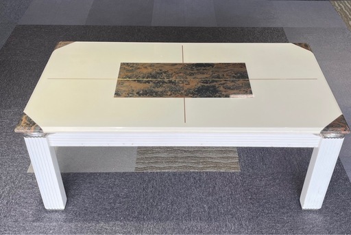 天然大理石のリビングテーブル