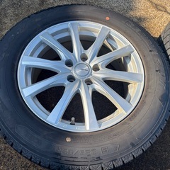 SUV系用 225/65R17スタッドレスタイヤ アルミ付き4本セット 冬用の画像