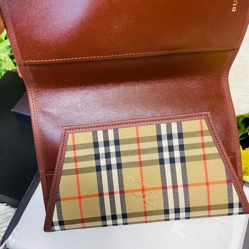 新品✨箱付き✨BURBERRY✨バーバリー✨パスポートケース✨ノバチェック✨限定