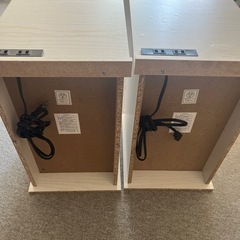 ベッドサイドテーブル収納ーコンセント付きの画像