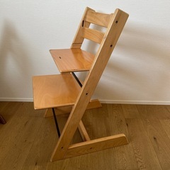 子供用椅子　ストッケの画像