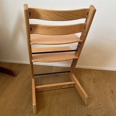 子供用椅子　ストッケの画像