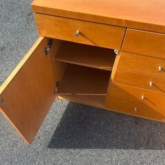 A-052🤩食器棚です!!美品です　高さ：790mm 奥行：400mm 横幅：1200mmの画像