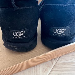 UGG メンズ ブラックムートン 27cm USEDの画像