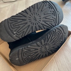 UGG メンズ ブラックムートン 27cm USEDの画像