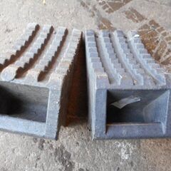 タイヤ止め、引取り限定になります。の画像