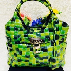 新品✨南京錠つき✨COCCO FIORE✨コッコフィオーレ✨トートバッグ✨宝石の画像