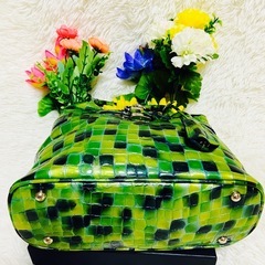 新品✨南京錠つき✨COCCO FIORE✨コッコフィオーレ✨トートバッグ✨宝石の画像