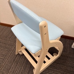 学習椅子コイズミ子供イスの画像