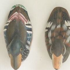 【ご成約済】手のひらサイズ 石造りの鴨のペアのオブジェの画像