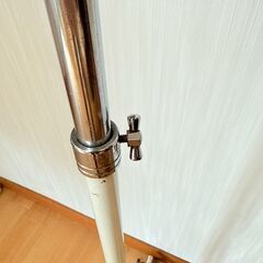 アパレル ラック 高さ調節可能の画像