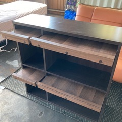 本棚 扉付きの画像