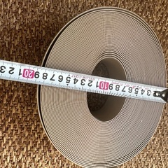 ビニール製ウォールベース 灰白色とモカ色ビニール製ベースボードの画像