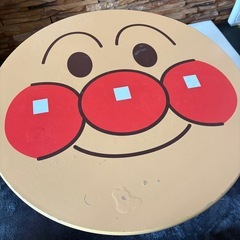 アンパンマンの顔テーブルとぬいぐるみお譲りしますの画像