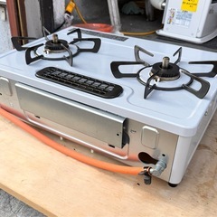 お引取り限定 美品 24年製 リンナイ LPガス用コンロ 2口ガステーブル RTE565GRL 左強火  の画像